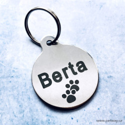 Kulatá nerezová psí známka pro velkého psa s gravírováním Vašeho textu na zadní stranu a jména psa na přední