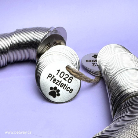 Ocelové kulaté známky pro psy s gravírováním názvu obce a města v počtu 400 ks