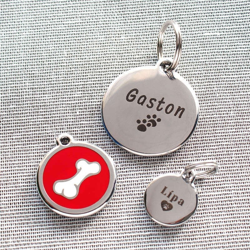 Známky Red Dingo s gravírováním jsou vhodné pro psy všech velikostí